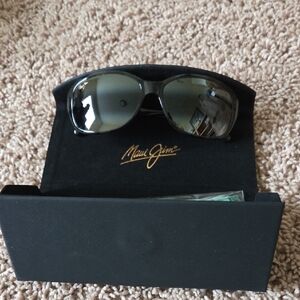 NIB Maui Jim Koki Beach Black Sunglasses With Rose Lens